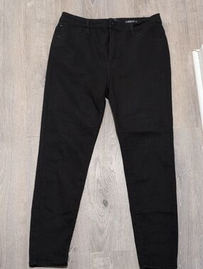 Curve Appeal High-Rise Essential Stretch Skinny Jeans Black